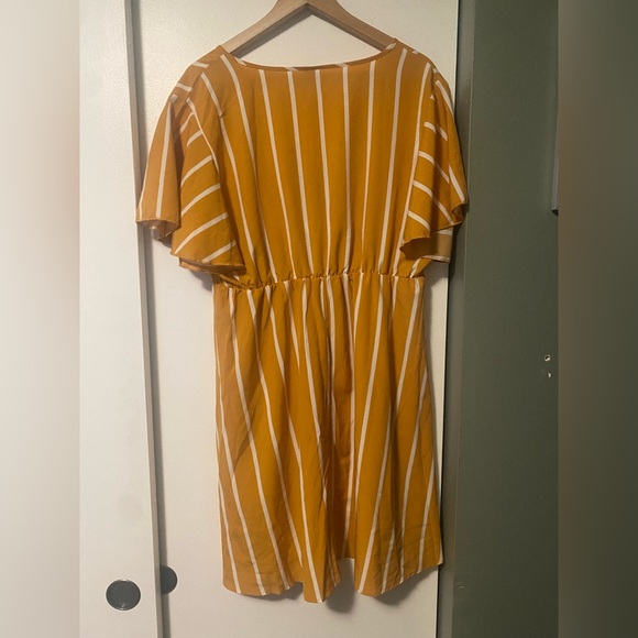 Striped dress - Picture 4 of 4